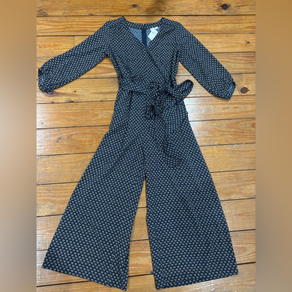 (975)*NWT GAP JUMPSUIT*